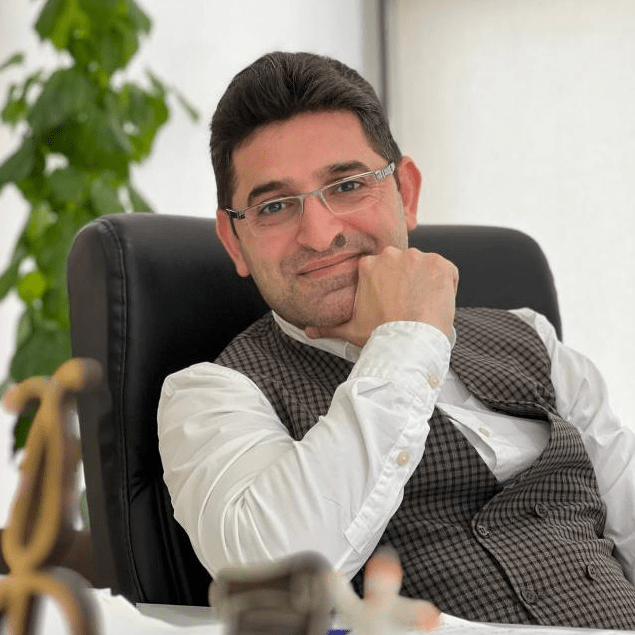 Dr. Elnur Rəhimov Dr. Elnur Eldaroğlu